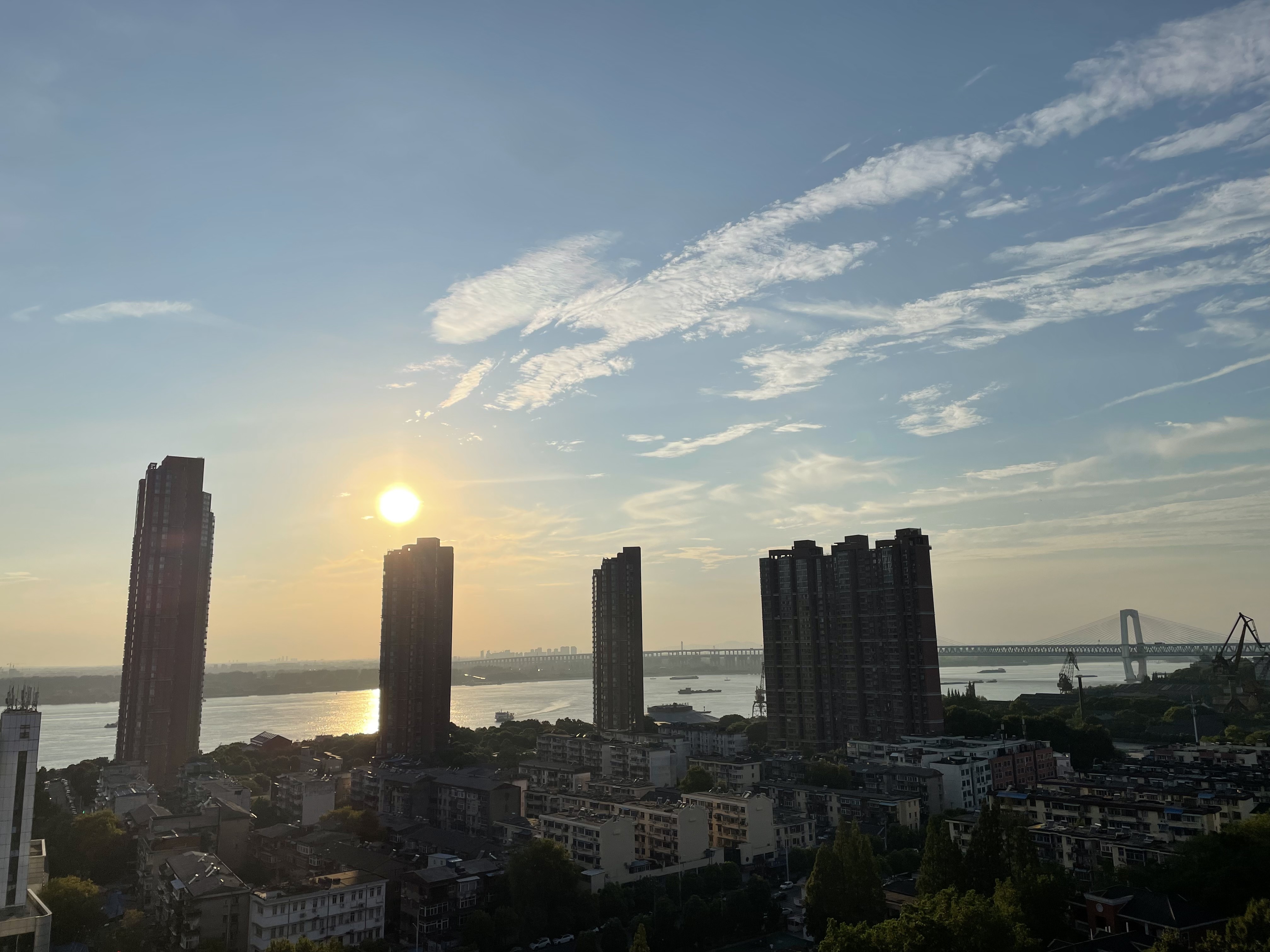 余晖 张增杰摄.jpg