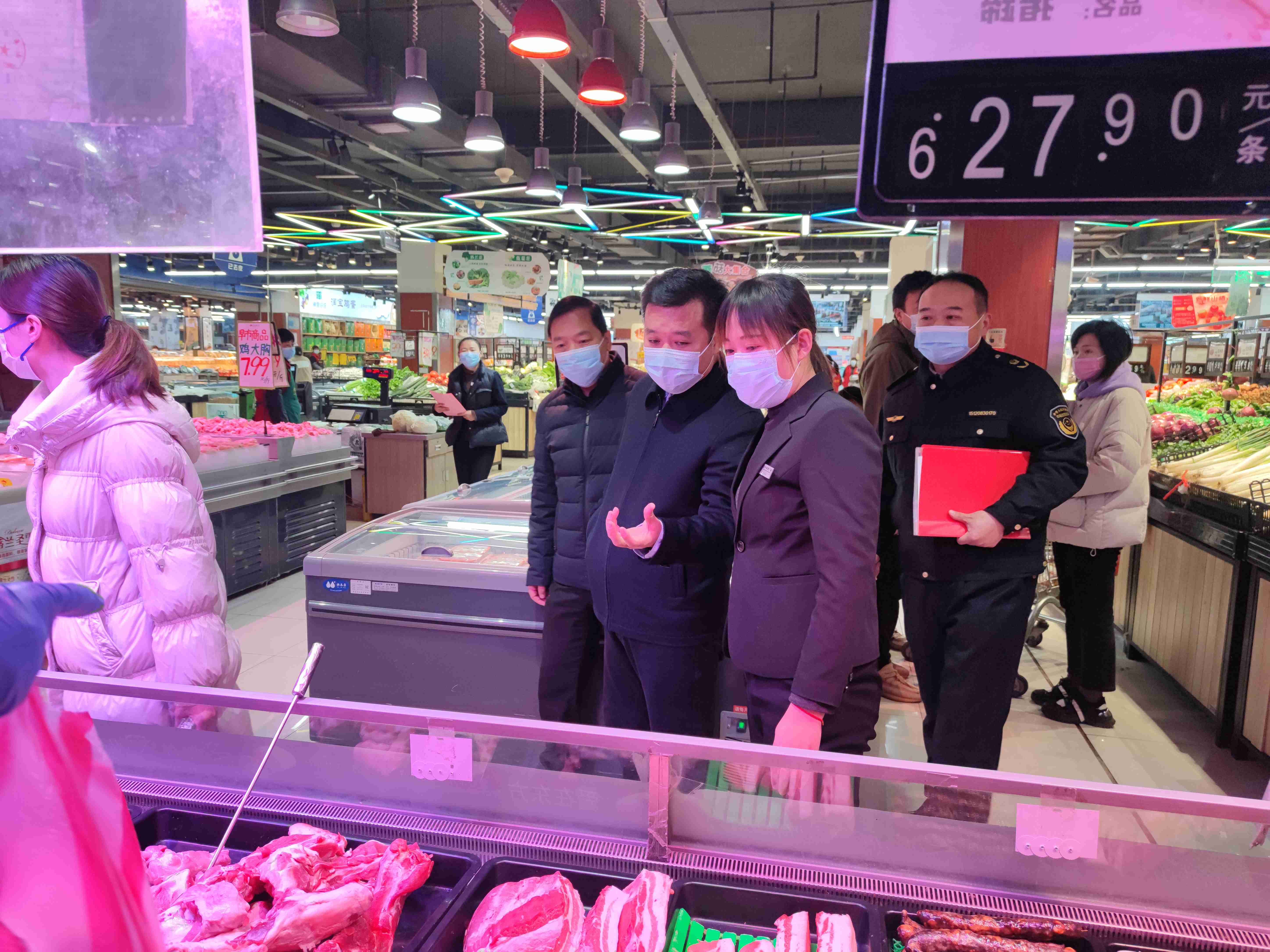 县委副书记到费县v体育城店检查指导 (1)(1).jpg