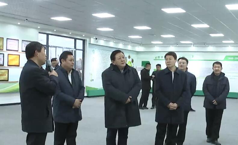 江成.jpg